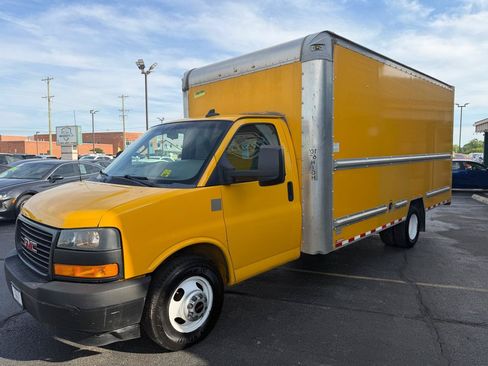 Used 2018 GMC Savana 3500 Extended w/ Driver Convenience Package RWD image 7