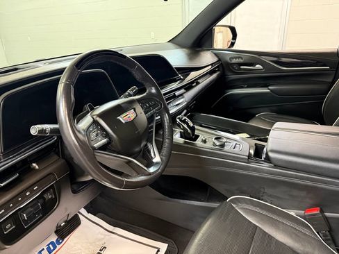 Used 2023 Cadillac Escalade Sport AWD/4WD image 18