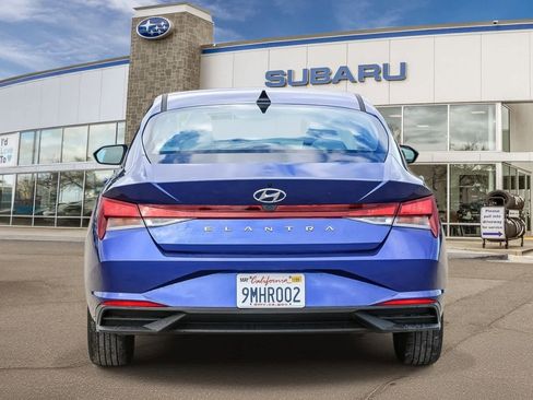 Used 2023 Hyundai Elantra SEL image 3