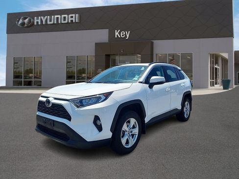 Used 2021 Toyota RAV4 XLE w/ Convenience Package AWD/4WD image 7