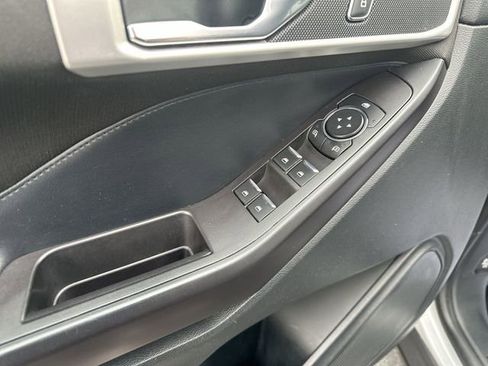 Used 2020 Ford Explorer XLT w/ Comfort Package image 17