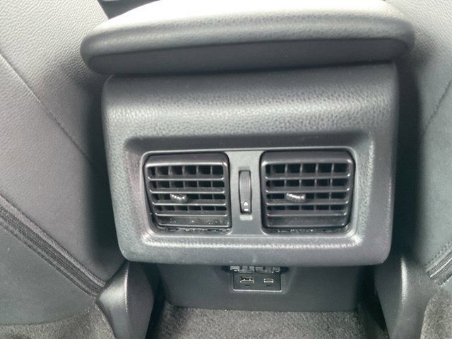 Used 2025 Toyota Camry SE FWD image 18