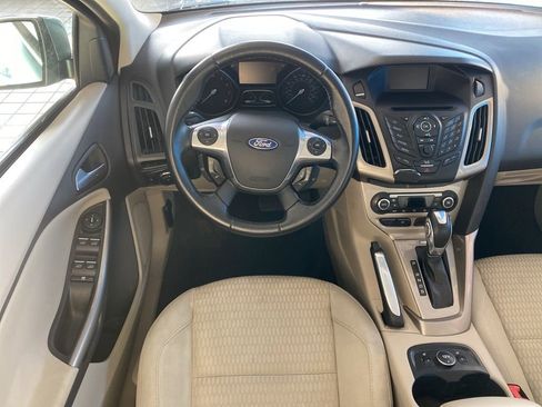 Used 2012 Ford Focus SEL w/ SEL/Titanium Winter Pkg image 4