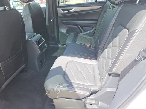 Used 2025 Volkswagen Atlas Cross Sport SE FWD image 28