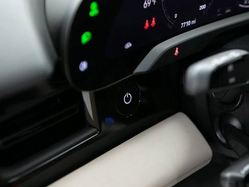 Certified 2024 Porsche Taycan image 20