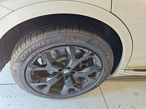 Used 2019 BMW X7 xDrive40i w/ Premium Package AWD/4WD image 6