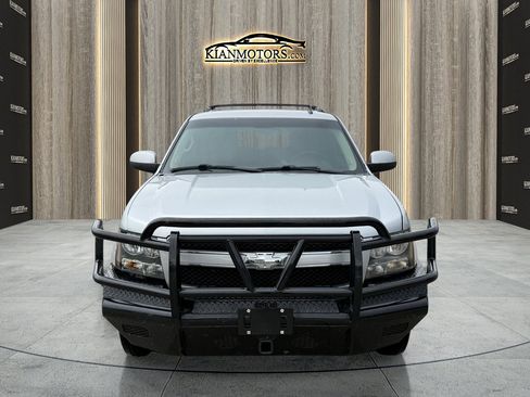 Used 2011 Chevrolet Tahoe LT image 3