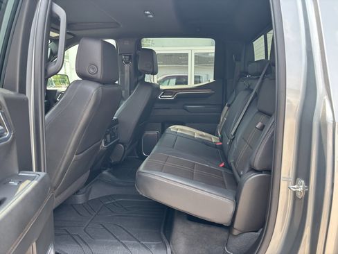 Used 2023 Chevrolet Silverado 1500 High Country w/ High Country Premium Package image 30