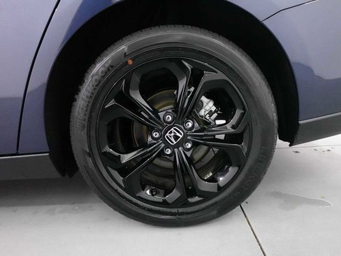Used 2025 Honda Accord SE image 9