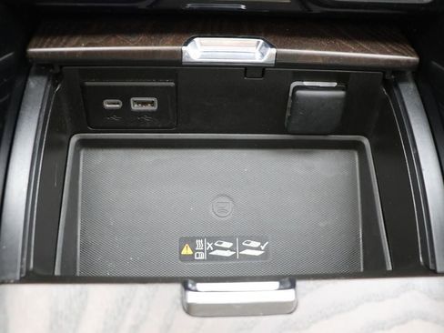 Used 2023 GMC Yukon XL Denali w/ Advanced Technology Package image 29