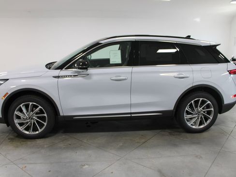 New 2026 Lincoln Corsair Premiere image 5