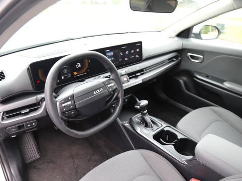 Used 2025 Kia K4 FWD image 5