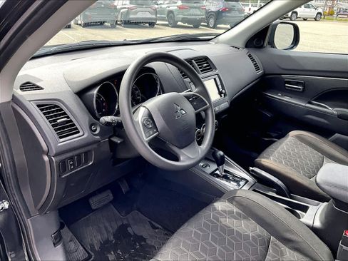 Used 2025 Mitsubishi Outlander Sport ES AWD/4WD image 8