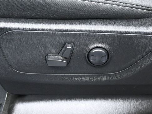 Used 2023 RAM 1500 Big Horn RWD image 12