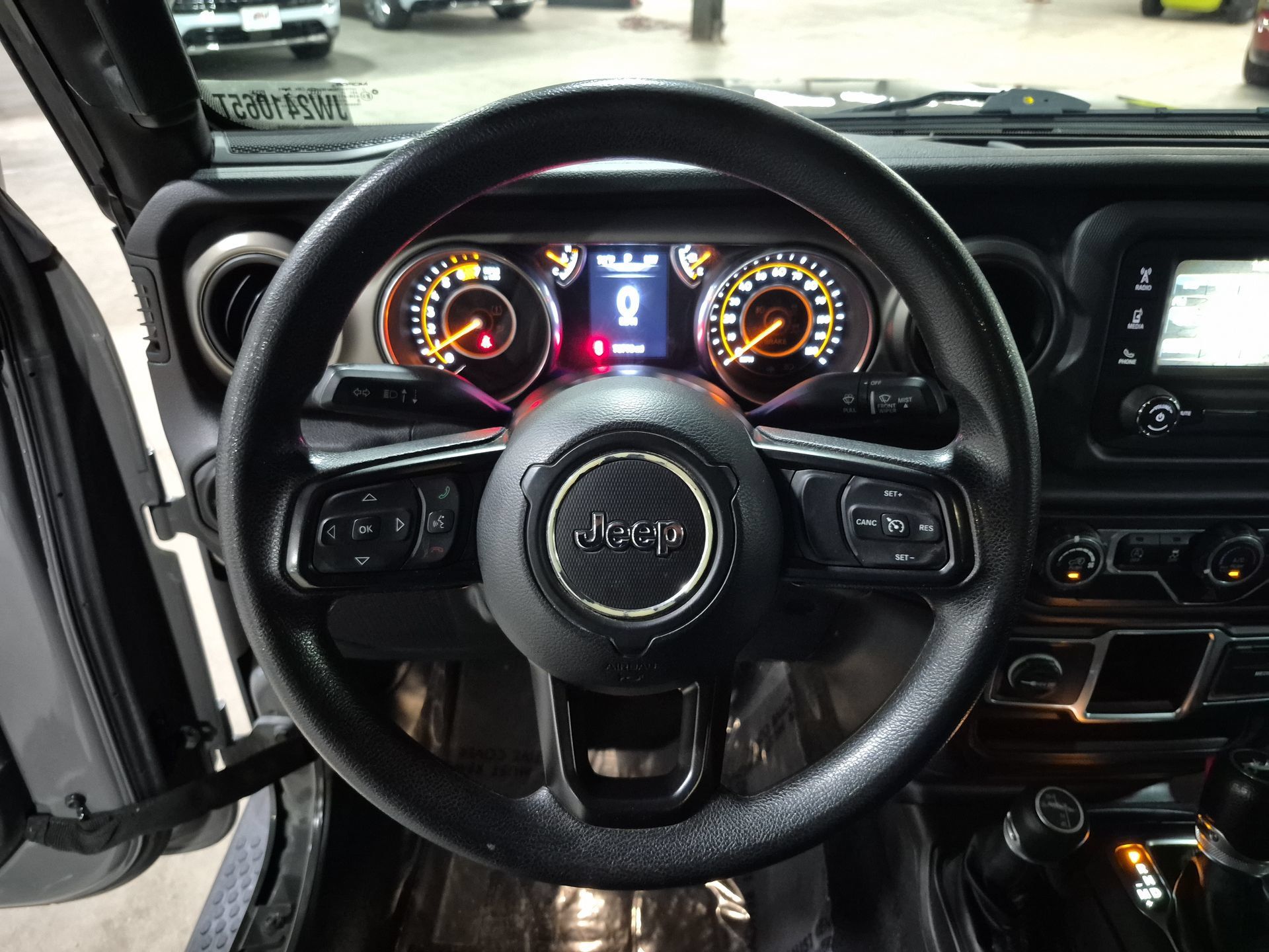 Used 2018 Jeep Wrangler Unlimited Sport AWD/4WD image 12
