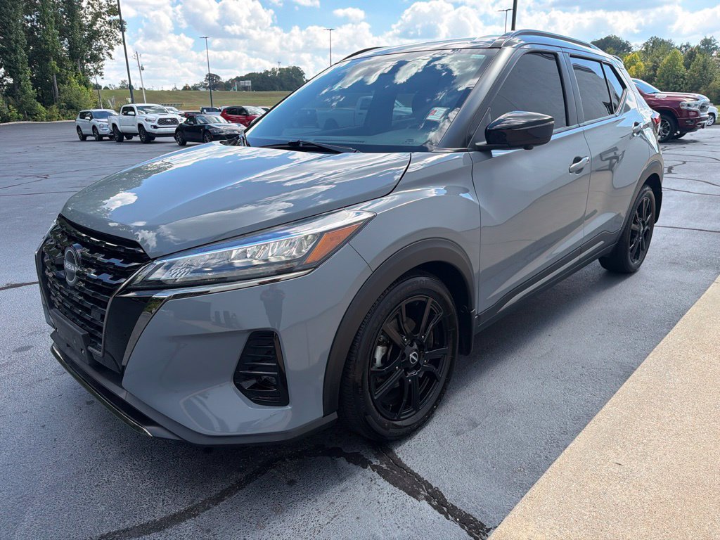Used 2024 Nissan Kicks SR w/ SR Premium Package FWD image 10