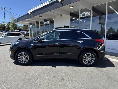 Used 2017 Cadillac XT5 Luxury w/ Driver Awareness Package AWD/4WD image 3