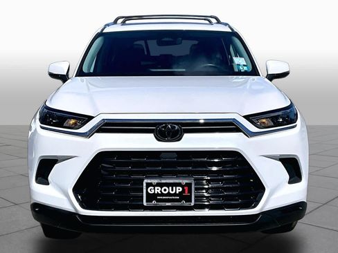 Certified 2024 Toyota Grand Highlander XLE AWD/4WD image 4