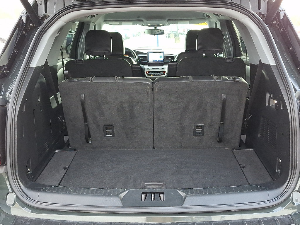 Certified 2022 Ford Explorer XLT w/ Equipment Group 202A AWD/4WD image 30