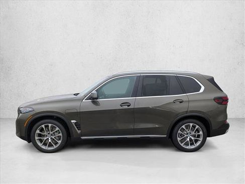 Used 2026 BMW X5 xDrive50e AWD/4WD image 5