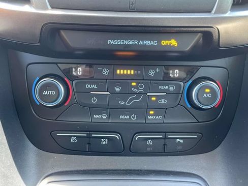 Used 2022 Ford Transit Connect XLT FWD image 19