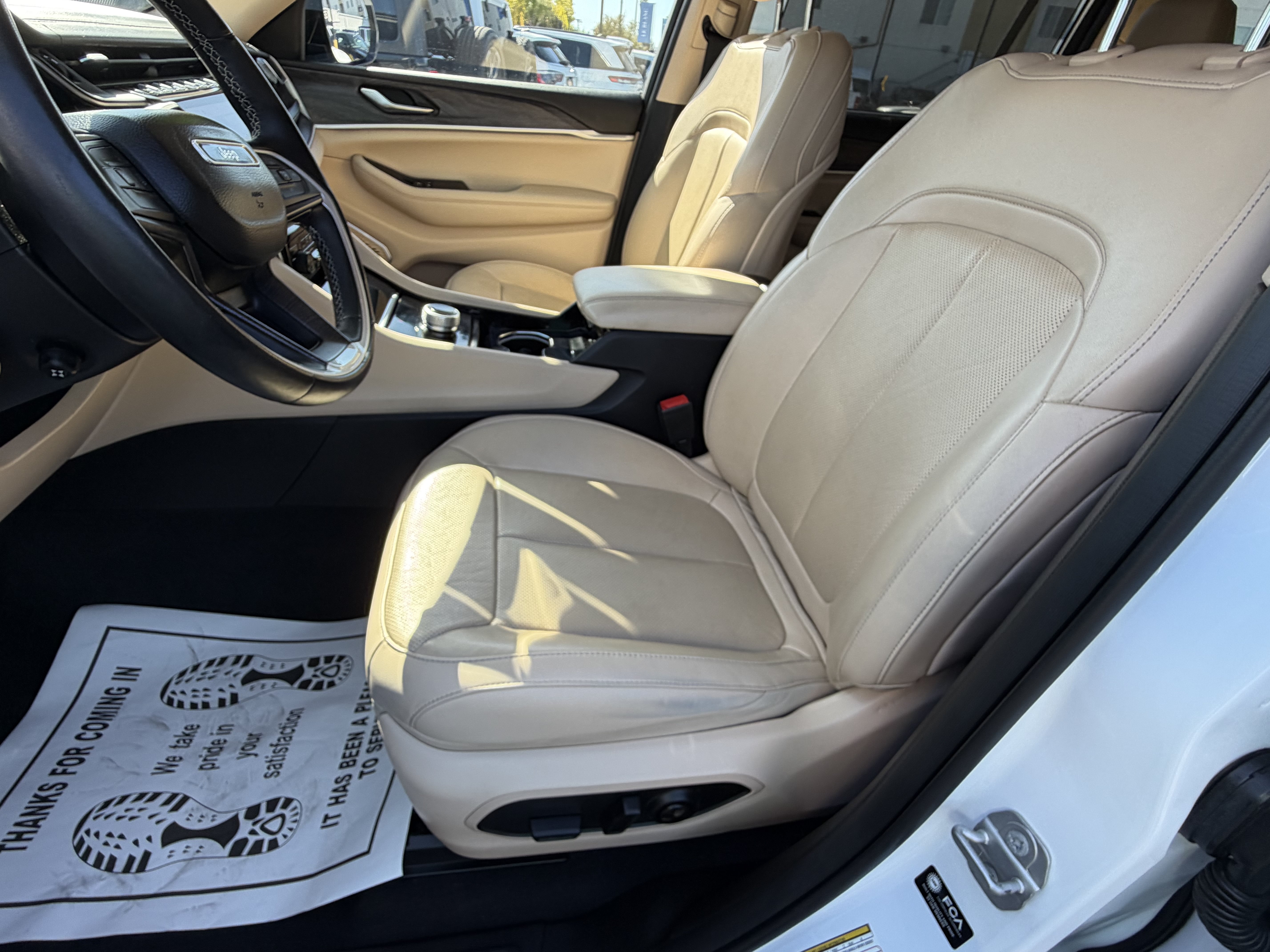Used 2022 Jeep Grand Cherokee L Limited w/ Luxury Tech Group II RWD image 14