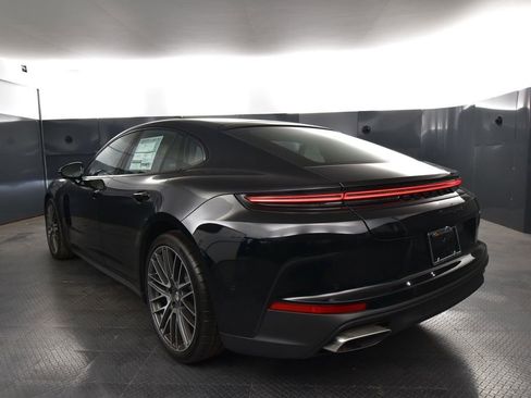 Used 2025 Porsche Panamera 4 image 3