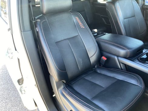 Used 2020 Nissan Titan PRO-4X w/ Pro-4x Convenience Package image 10