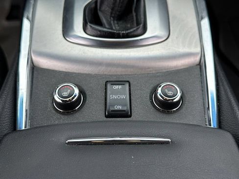 Used 2013 INFINITI G37 x Coupe w/ Premium Pkg AWD/4WD image 3
