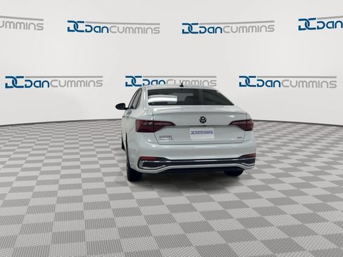Used 2023 Volkswagen Jetta SEL FWD image 7