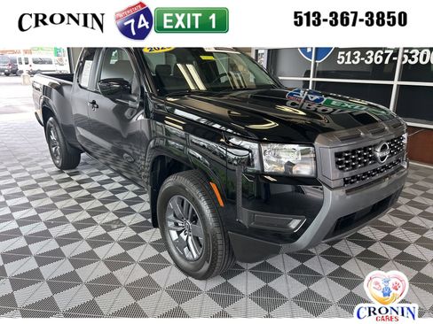 Used 2025 Nissan Frontier SV image 1