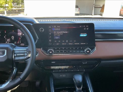 Used 2023 GMC Canyon AT4 w/ AT4 Premium Package AWD/4WD image 6