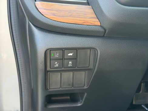 Used 2020 Honda CR-V Touring image 15