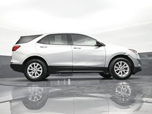 Used 2019 Chevrolet Equinox LS FWD image 25