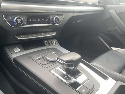 Used 2020 Audi Q5 2.0T Premium w/ Titanium Sport Package image 30