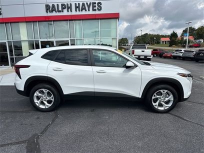 Used 2025 Chevrolet Trax LS w/ LS Convenience Package