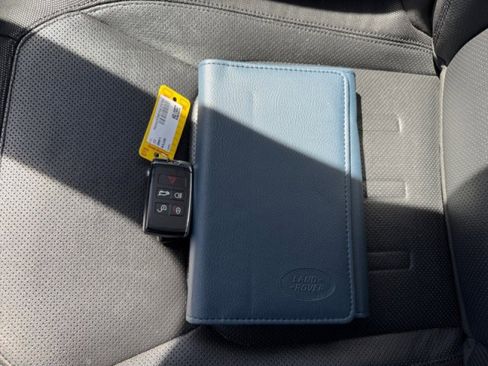 Used 2022 Land Rover Defender 110 X-Dynamic SE AWD/4WD image 21