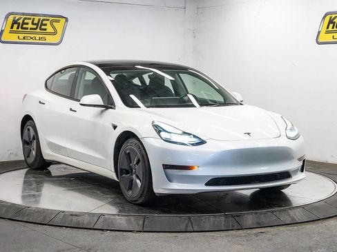 Used 2023 Tesla Model 3 Standard Range RWD image 5