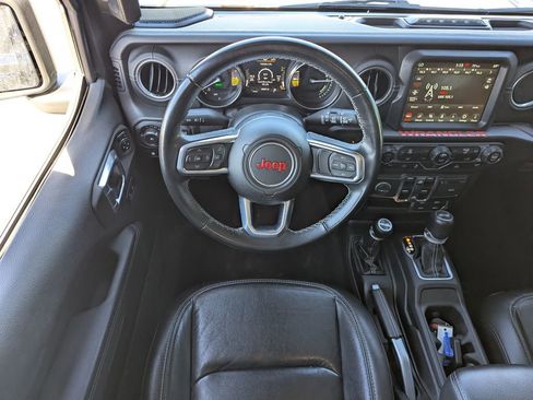 Used 2021 Jeep Wrangler Unlimited Sahara image 28