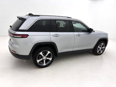 Used 2023 Jeep Grand Cherokee Limited w/ Luxury Tech Group II image 6