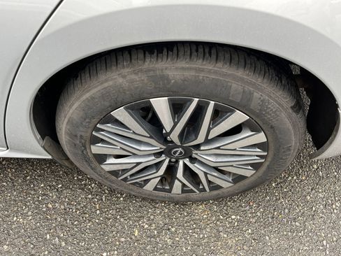 Used 2024 Nissan Altima 2.5 SV image 30