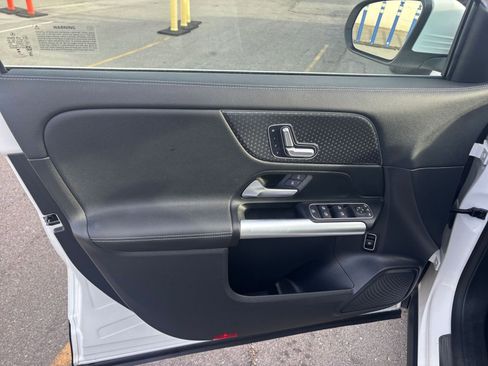 Used 2025 Mercedes-Benz GLA 250 4MATIC image 20