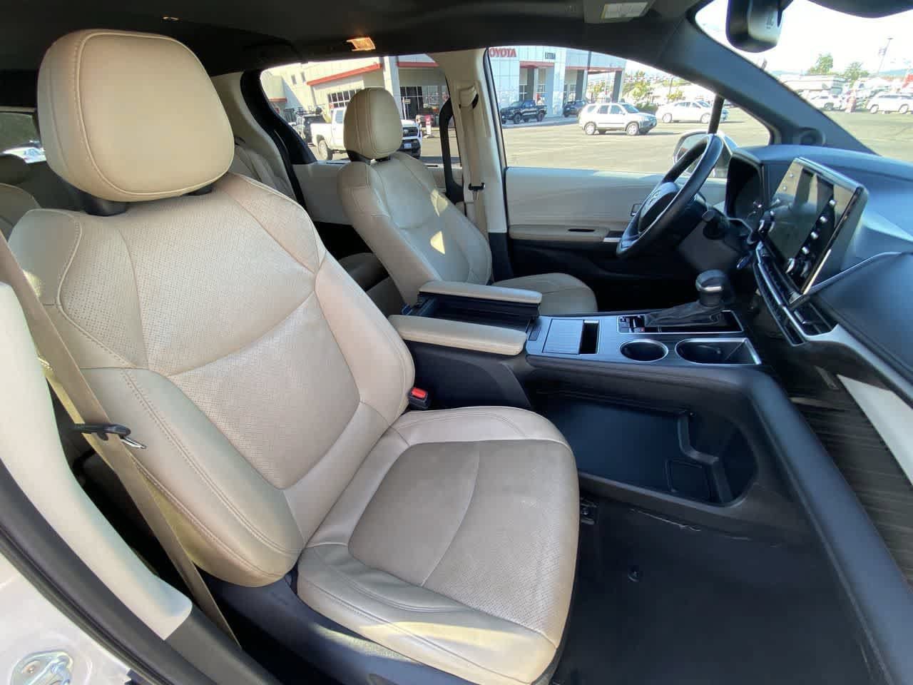 Certified 2024 Toyota Sienna Limited AWD/4WD image 26