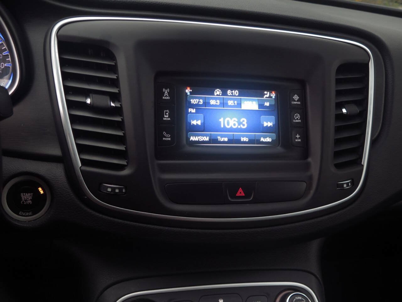 Used 2015 Chrysler 200 Limited w/ Convenience Group FWD image 10