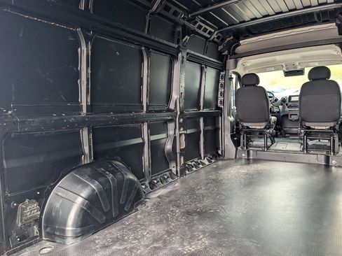 Used 2025 RAM ProMaster 2500 FWD image 26
