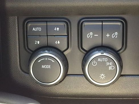 Used 2024 Chevrolet Tahoe Z71 w/ Luxury Package AWD/4WD image 28