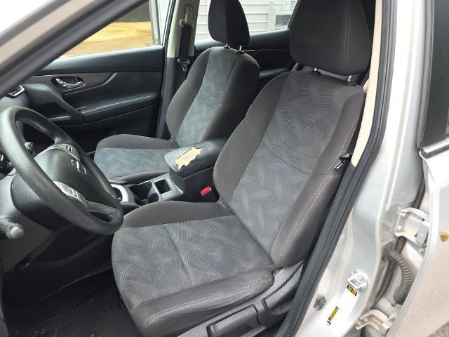 Used 2016 Nissan Rogue S FWD image 13