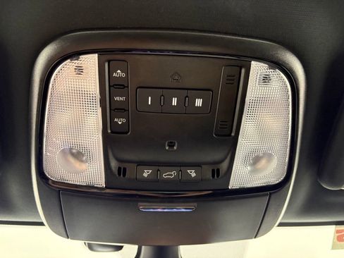 Used 2024 Dodge Durango GT RWD image 31