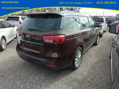 Used 2016 Kia Sedona EX image 5