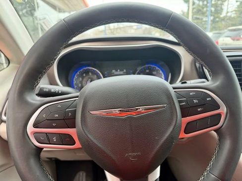 Used 2023 Chrysler Voyager LX image 29